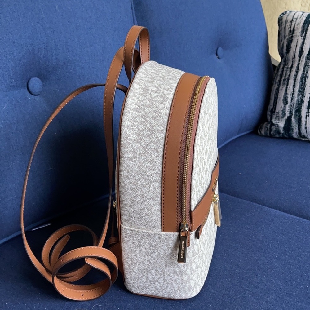 MICHAEL KORS Kenly Medium Backpack Signature Vanilla Bag - Picture 15 of 16